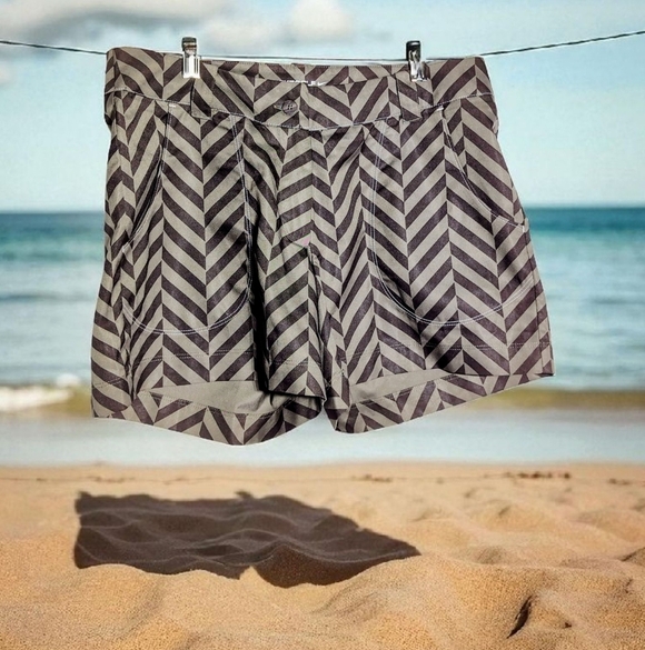 Nike Golf sz 8 Gray Chevron Women's Bermudas - Picture 1 of 6